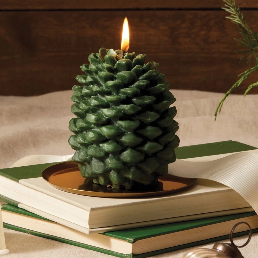 Thymes Frasier Fir Large Molded Pinecone Candle